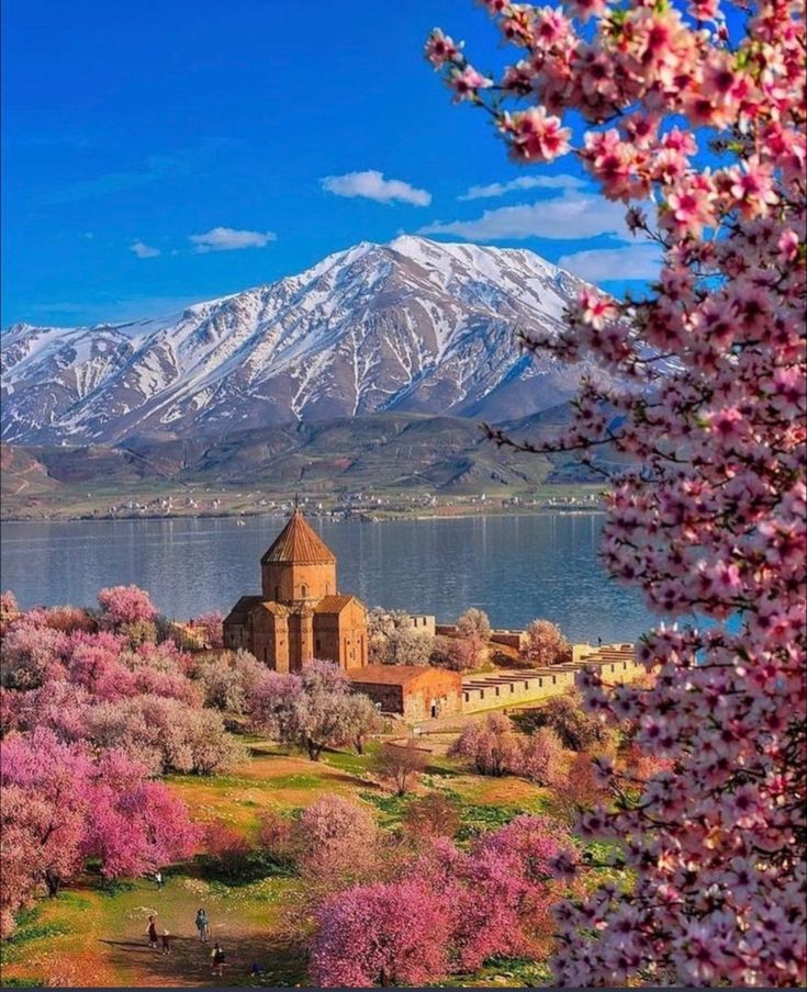 Epic Türkiye Explorer: From Gallipoli to Mount Ararat in 19 Days (Istanbul-Gallipoli-Troy-Ephesus-Pamukkale-Fethiye-Konya-Cappadocia-Van-Kars)